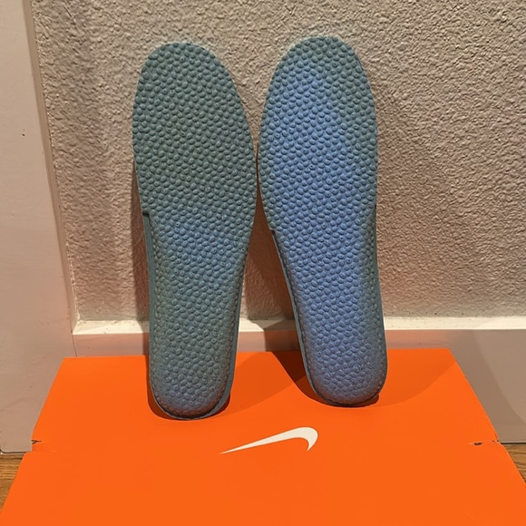 White and Silver Enzo Football Cleats - Picture 8 of 8